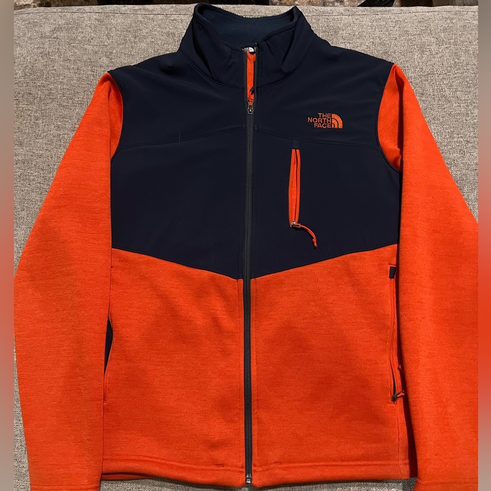 North face Fleece. Men’s Large. Excellent condition.